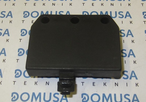 [CQUE000135] Tapa conector Domusa M 7 polos 2 ranuras